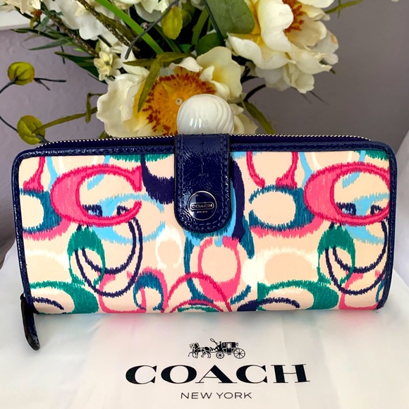 RARE Coach Signature IKAT Scribble Print Accordion Large Wallet - Picture 1 of 7